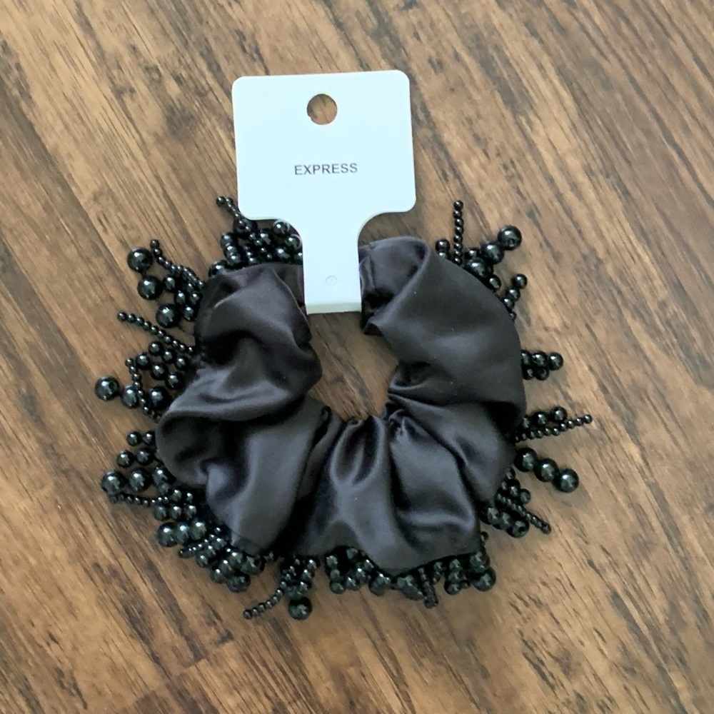 Express hair scrunchie